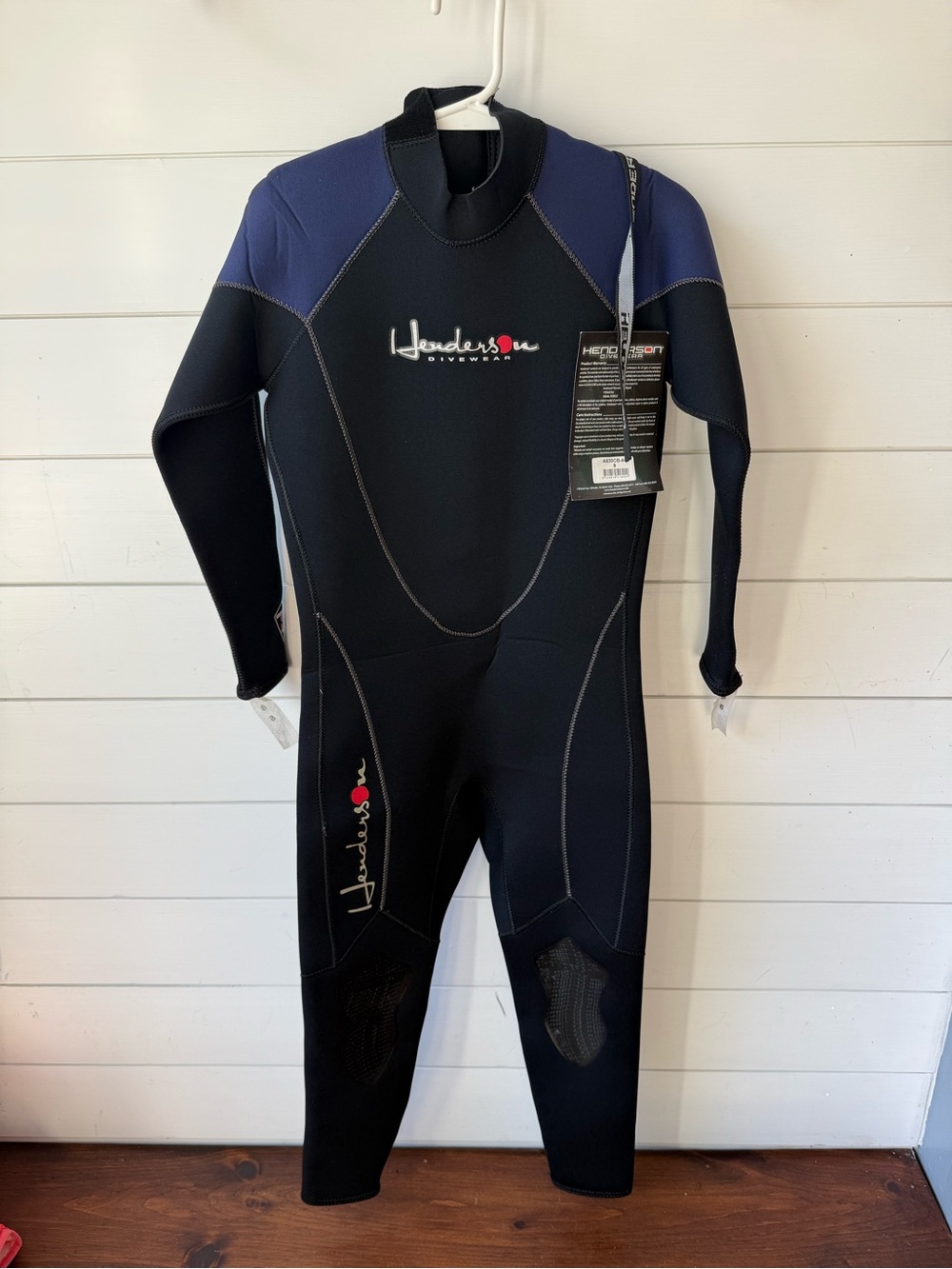 NWT Henderson Divewear Kids Black & Navy One-Piece Wetsuit size 8
